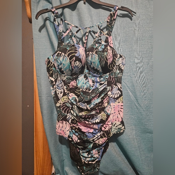 Tropical Slim Fix Push-Up One-Piece Swimsuit - Picture 2 of 6